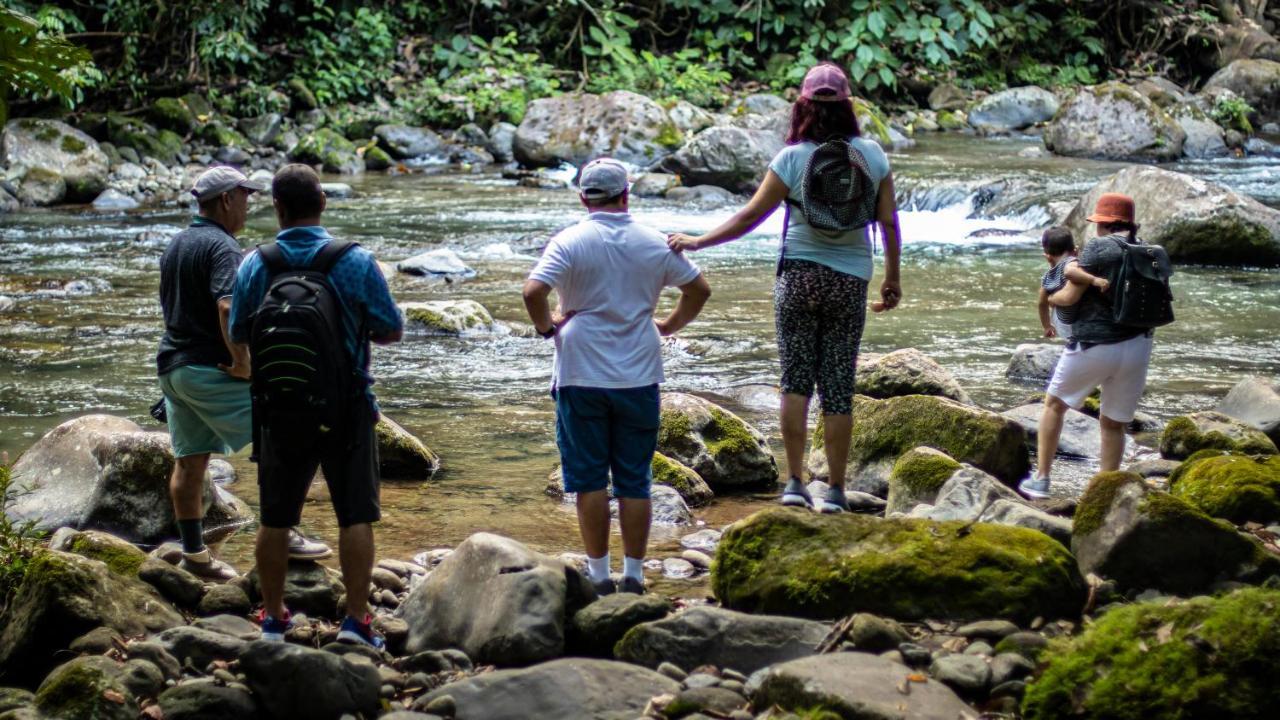 Hotel Rancho Cerro Azul La Fortuna Екстериор снимка