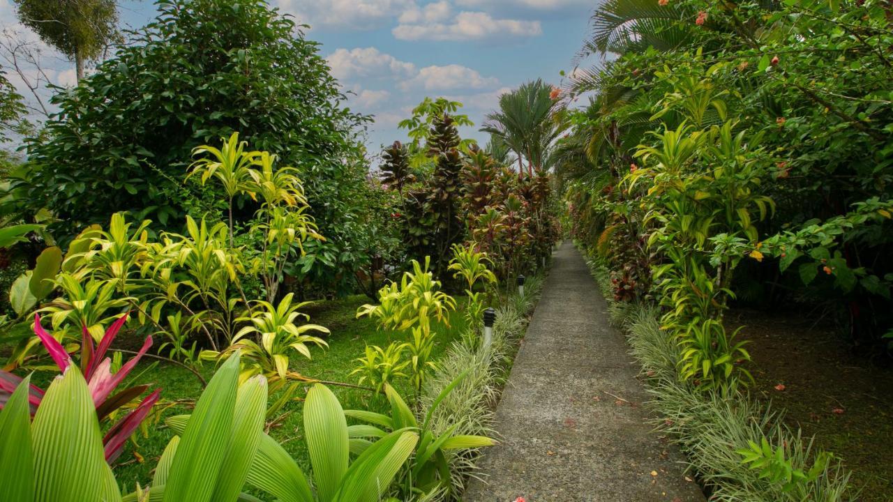 Hotel Rancho Cerro Azul La Fortuna Екстериор снимка